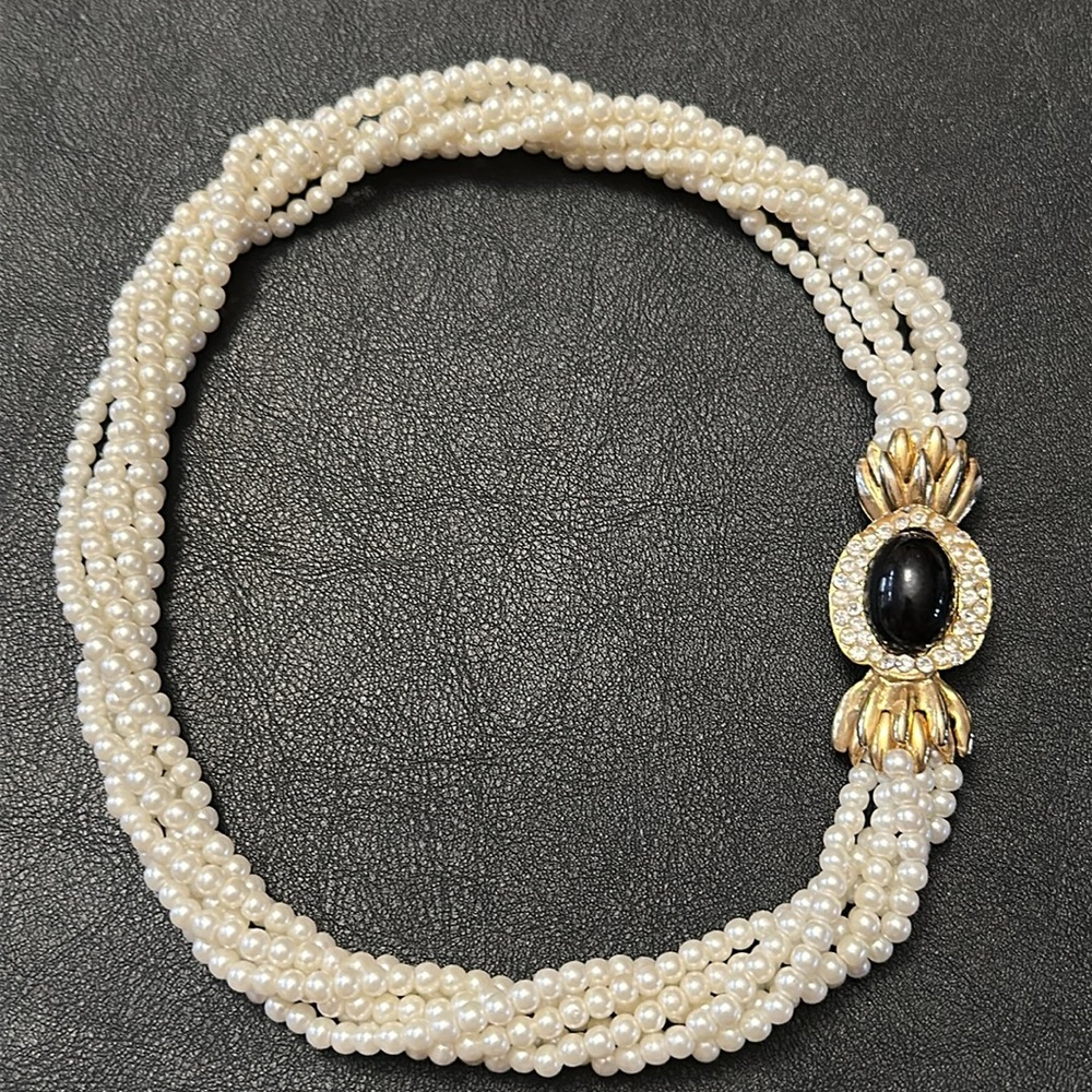 Korea Multiple Strand Faux Pearls W/ Black Glass & Rhinestone Clasp VTG Necklace - Picture 9 of 16